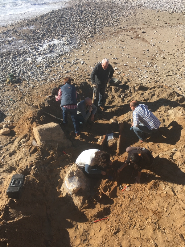 Excavation of human remains on a Sitges beach