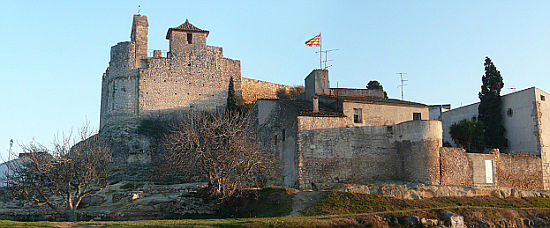 Calafell castle: the historic core of Calafell is disconnected from the seafront beach resort