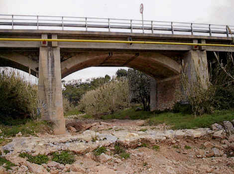 Riera de Ribes Site2 Bridge - looking upstream