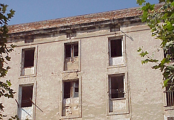 South El Raval: subdivided apartments