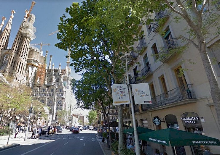 Incomes of residents in the streets next to the Sagrada Família are lower than those living one street further away